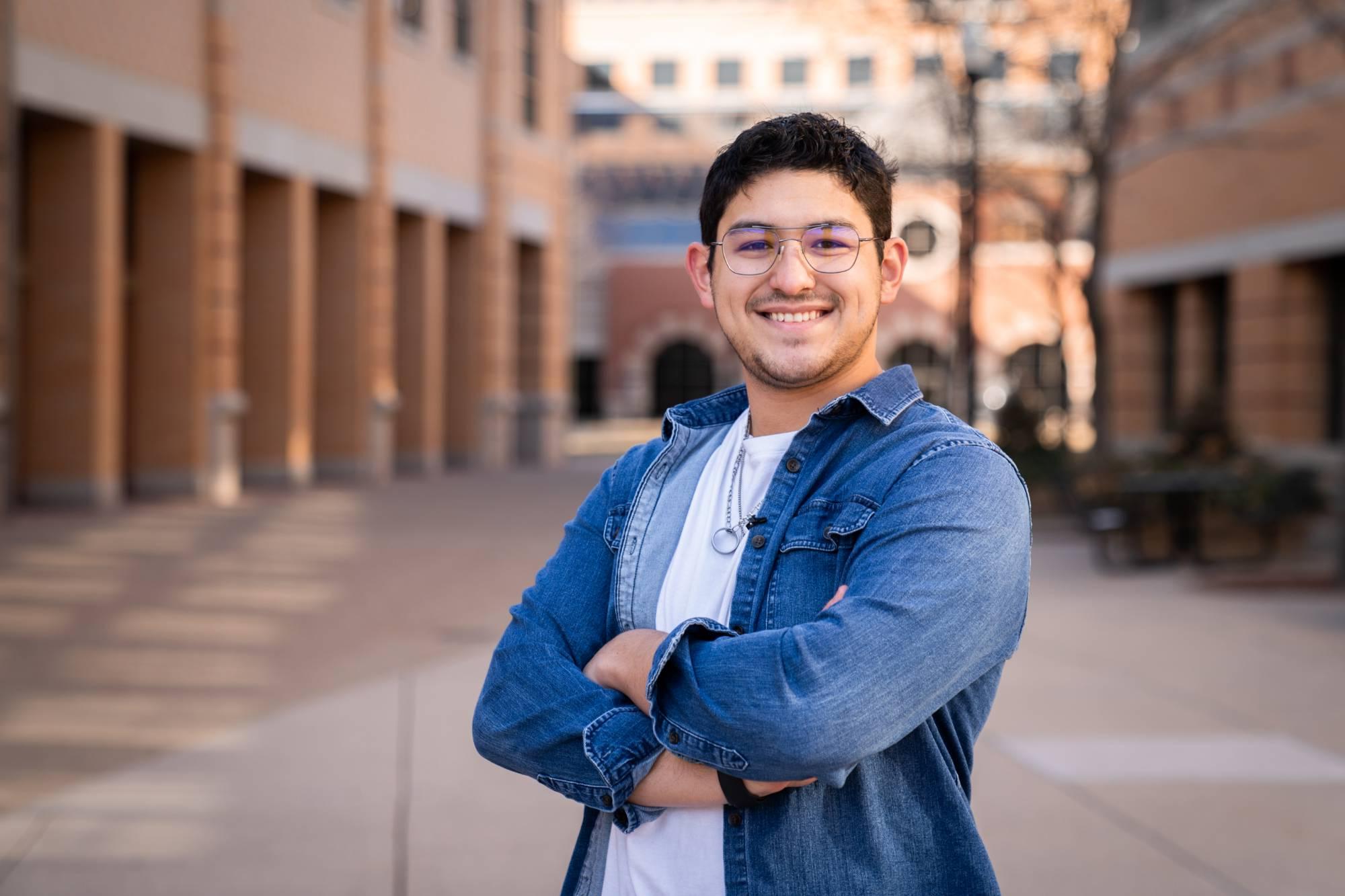 GVSU student on the Robert C. Pew Grand Rapids campus.